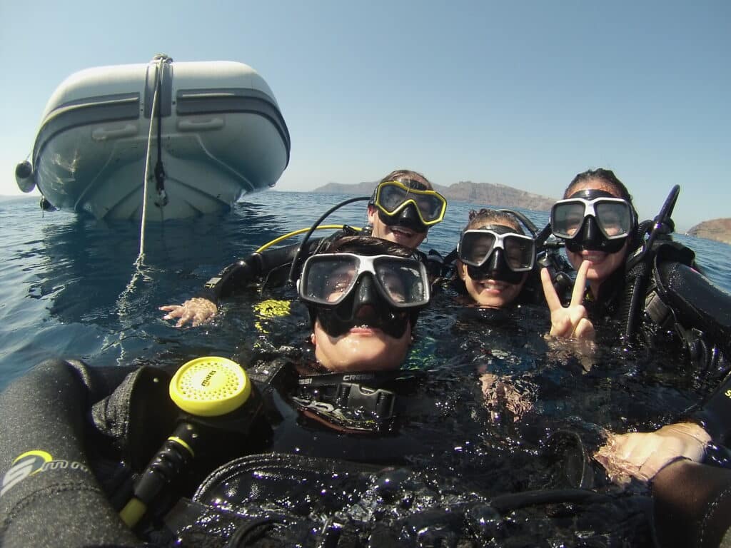 What is so fun about fun dive in Santorini?